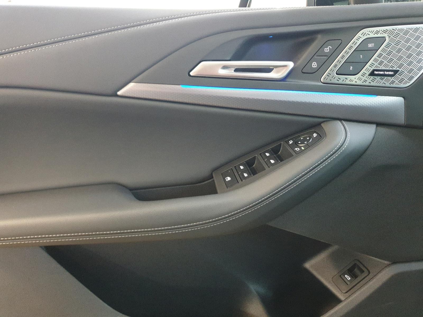 BMW 223d xDrive Active Tourer M Sport-image-9
