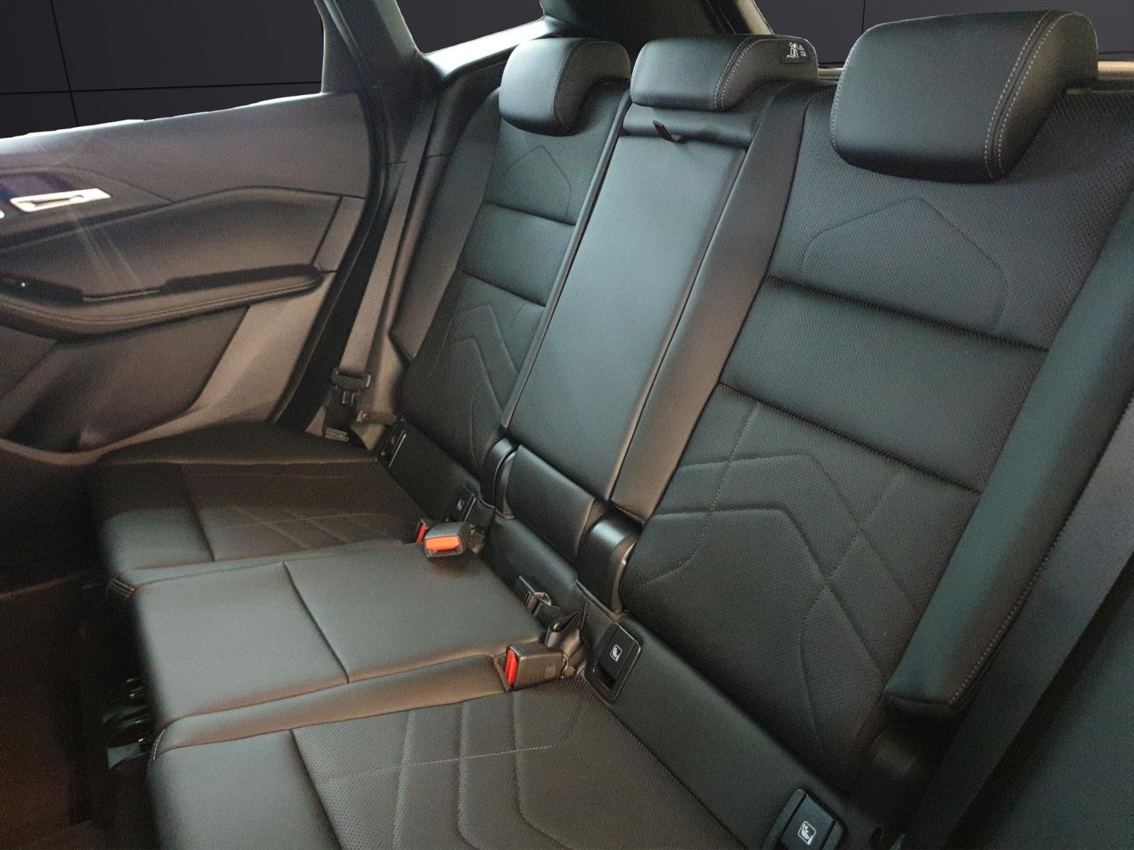 BMW 223d xDrive Active Tourer M Sport-image-11