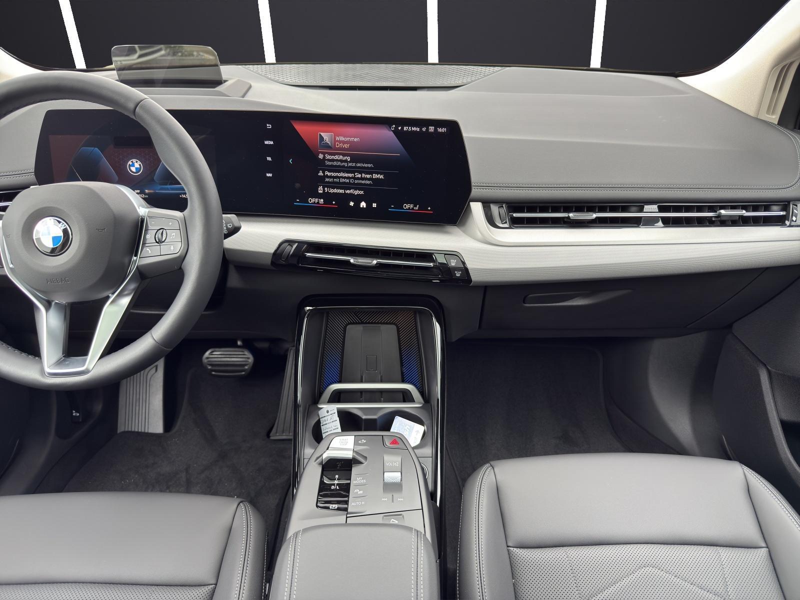 BMW 218d Active Tourer-image-16