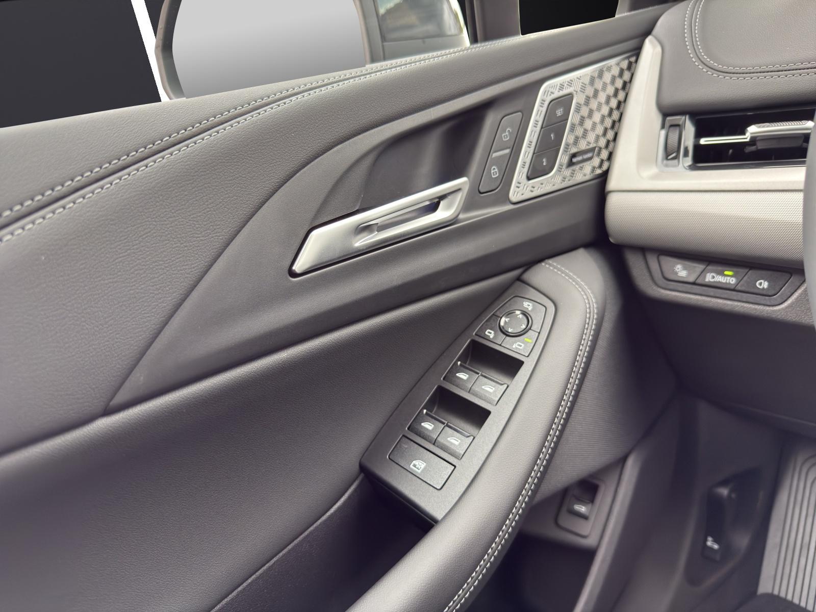 BMW 218d Active Tourer-image-14