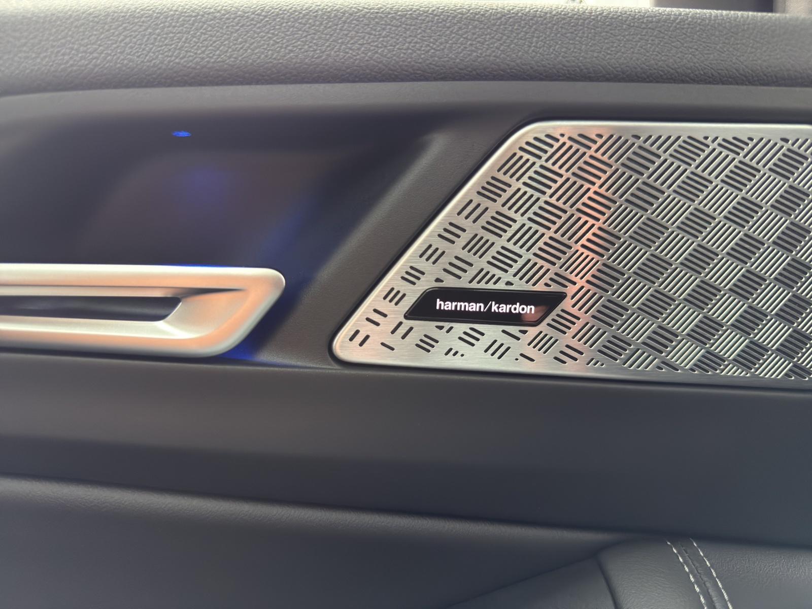 BMW 218d Active Tourer-image-19