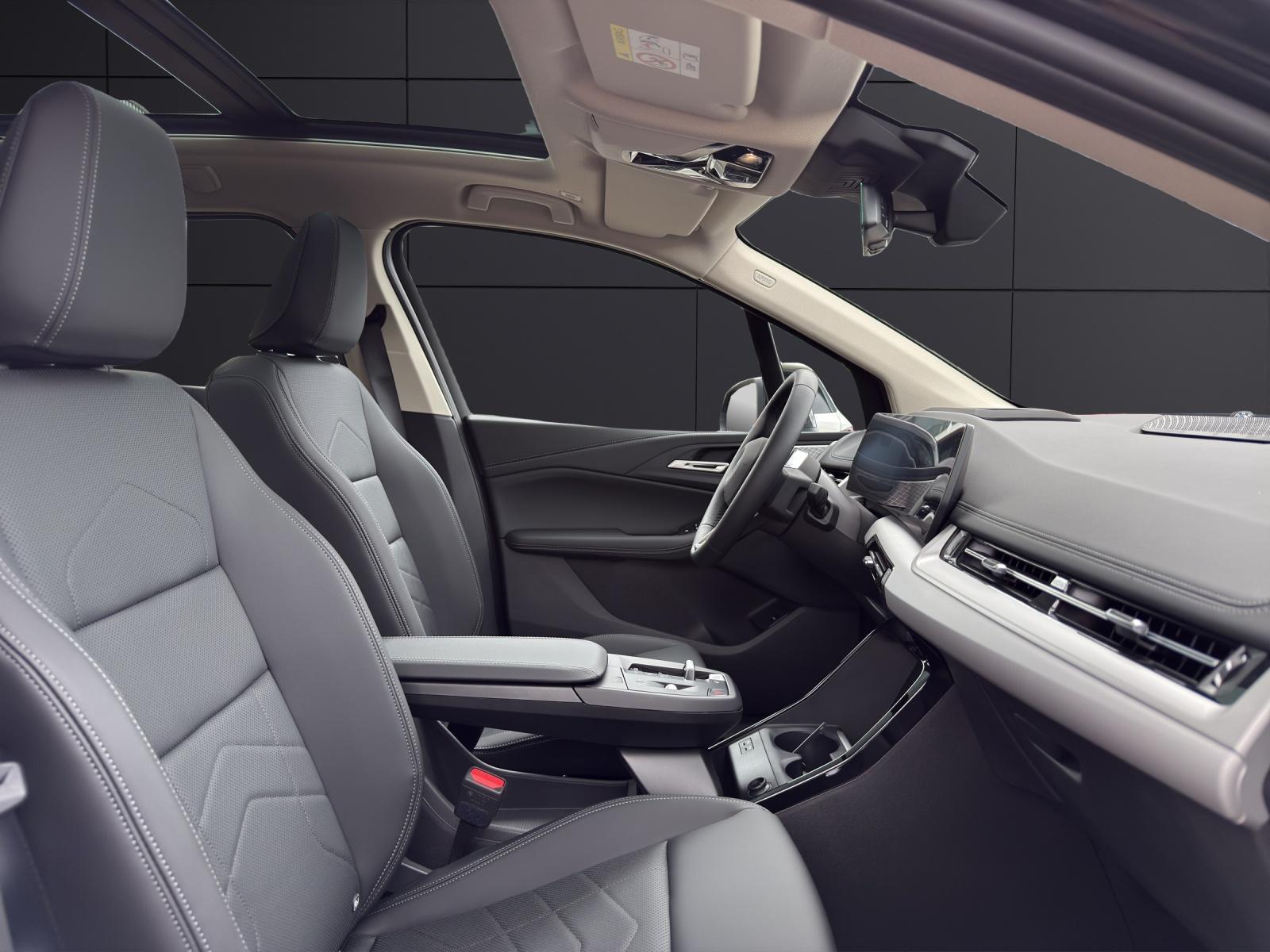 BMW 218d Active Tourer-image-10