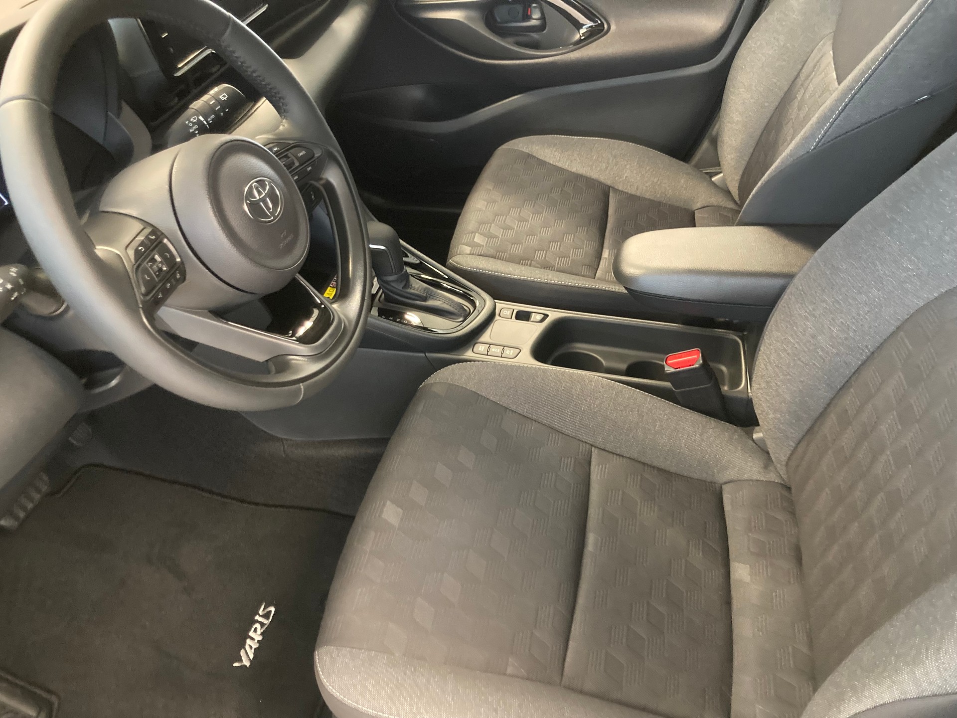 TOYOTA Yaris 1.5 Trend Plus e-CVT-image-8