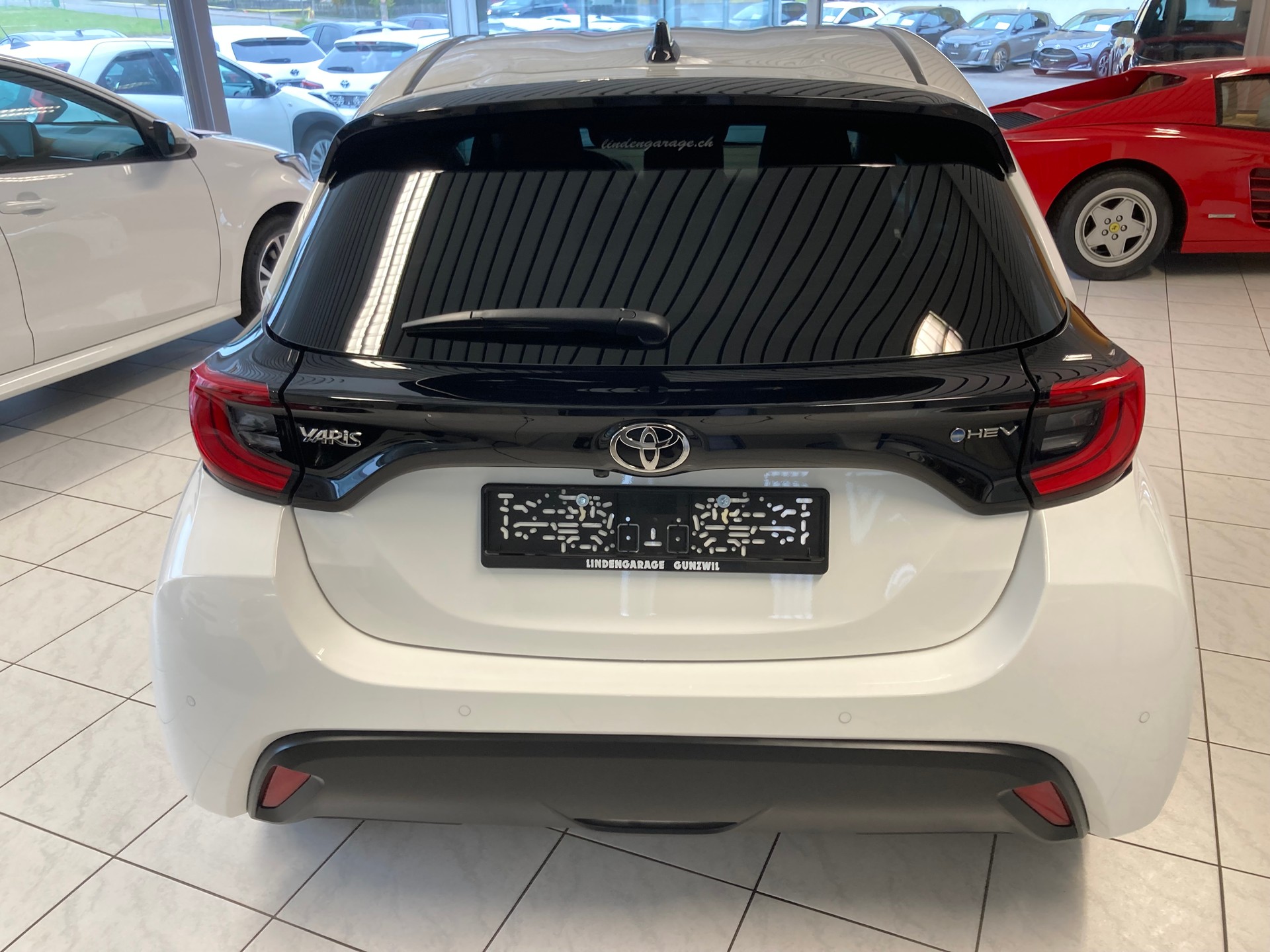 TOYOTA Yaris 1.5 Trend Plus e-CVT-image-3