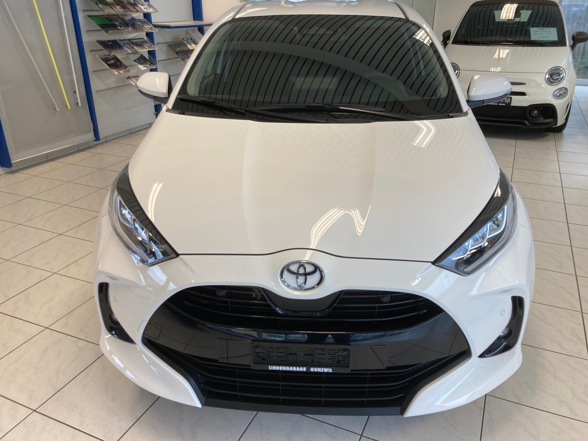 TOYOTA Yaris 1.5 Trend Plus e-CVT-image-1