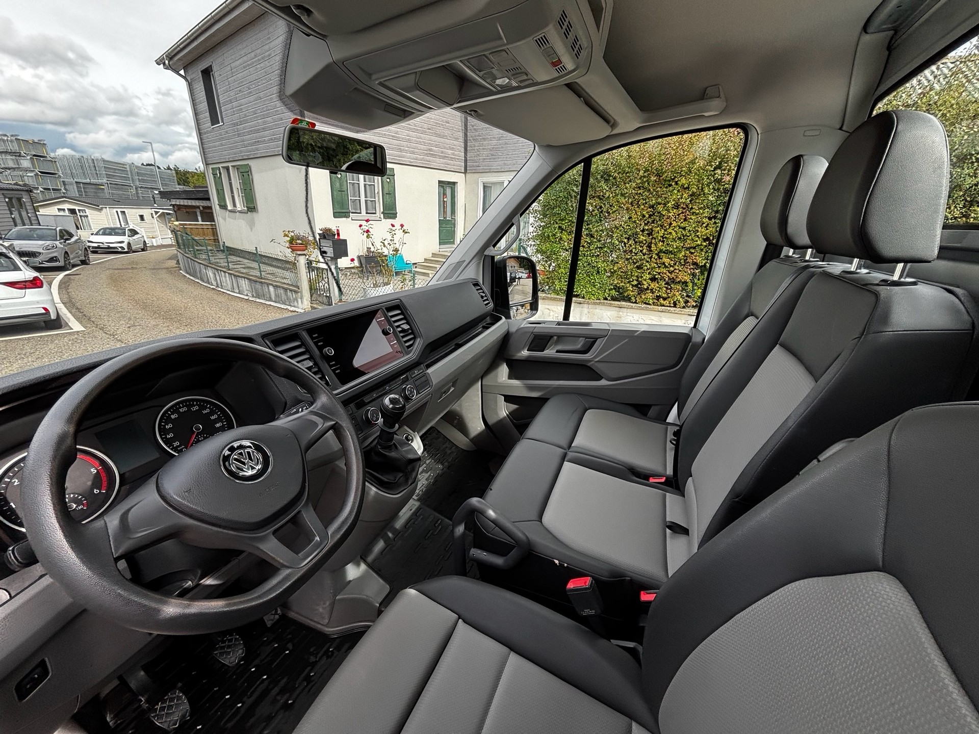 VW CRAFTER-image-1