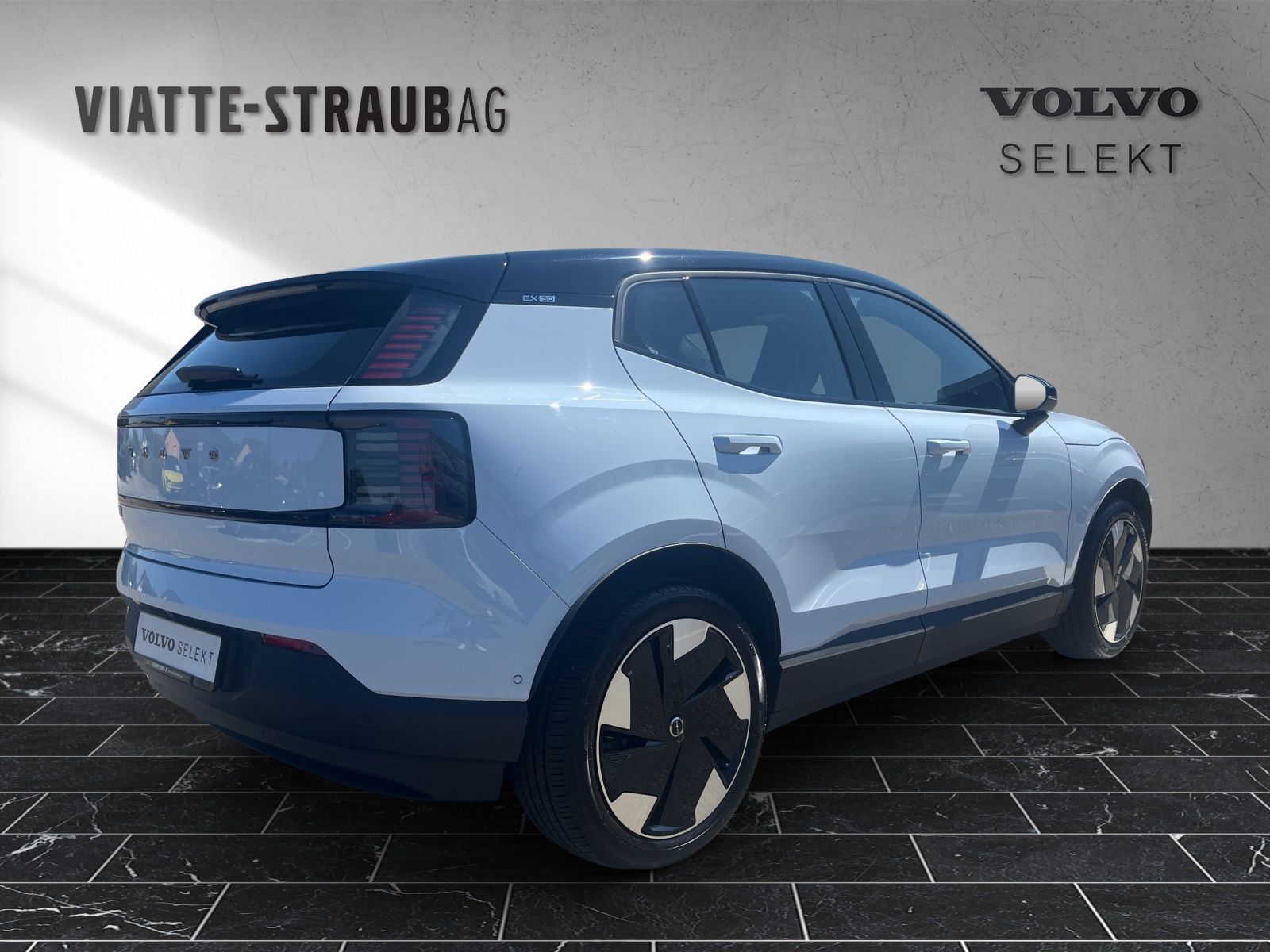 VOLVO EX30 E60 Twin Ultra Performance AWD-image-4