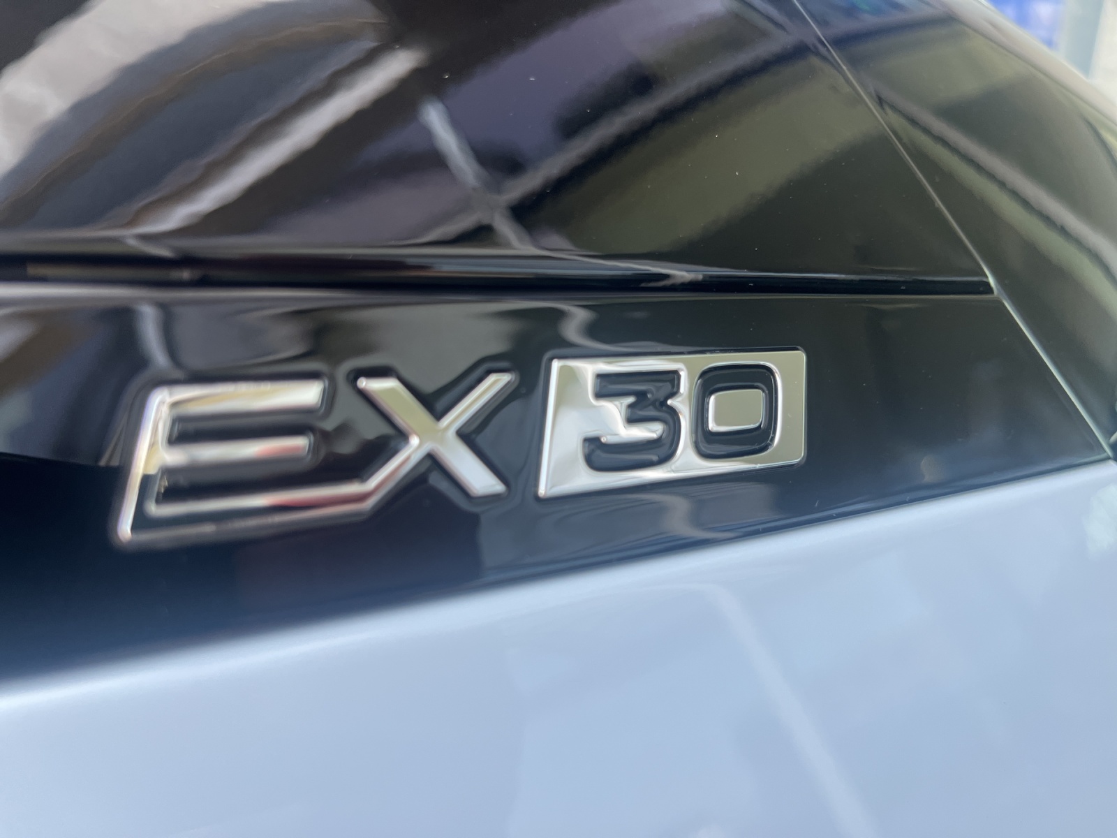 VOLVO EX30 E60 Twin Ultra Performance AWD-image-22