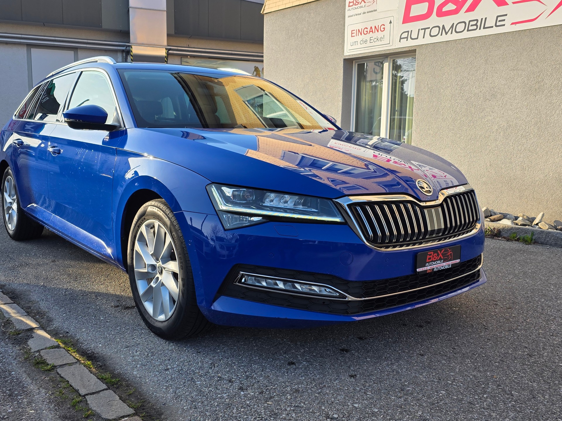 SKODA Superb Combi 2.0 TDi Style 4x4 DSG-image-12