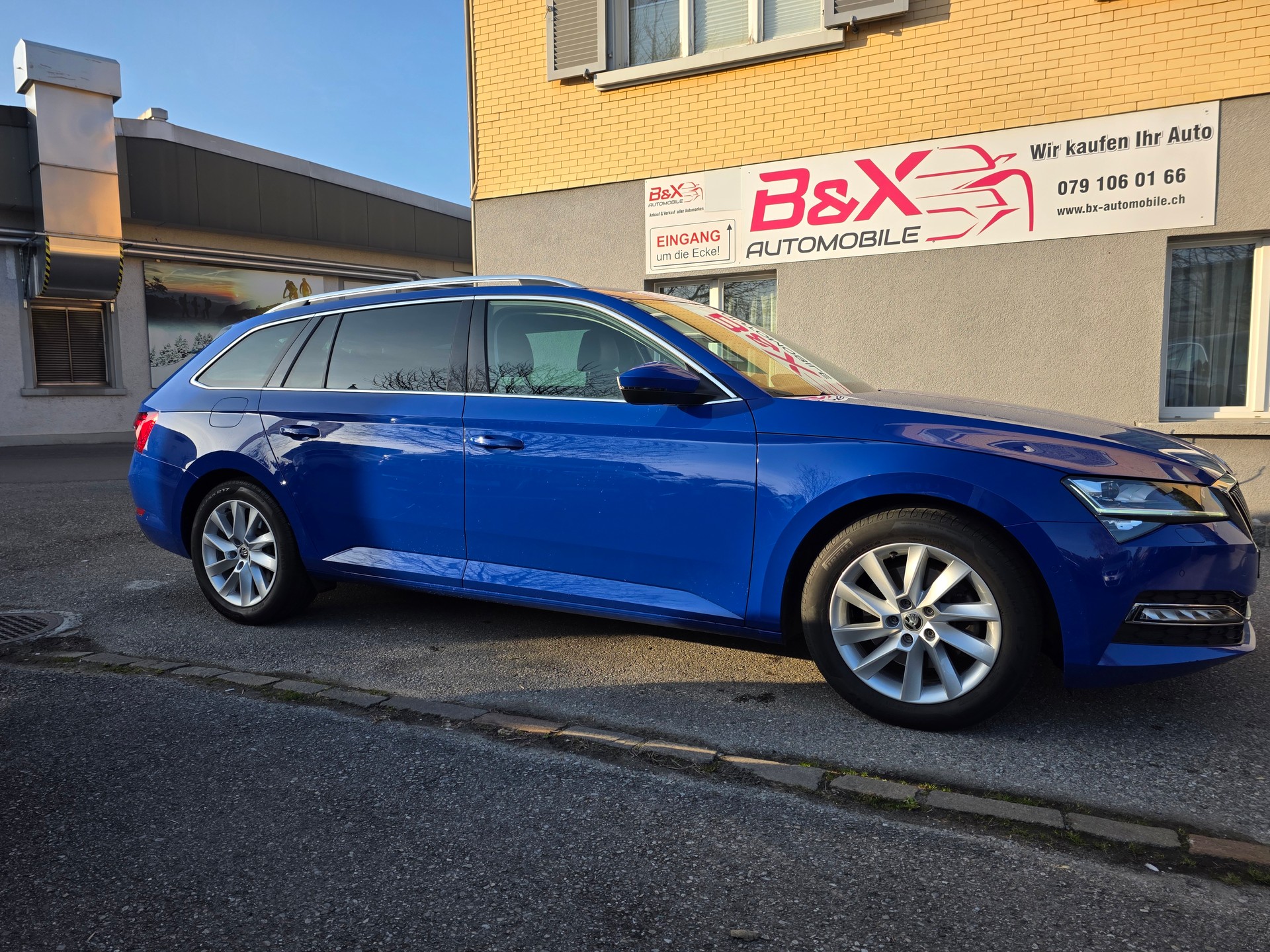 SKODA Superb Combi 2.0 TDi Style 4x4 DSG-image-13