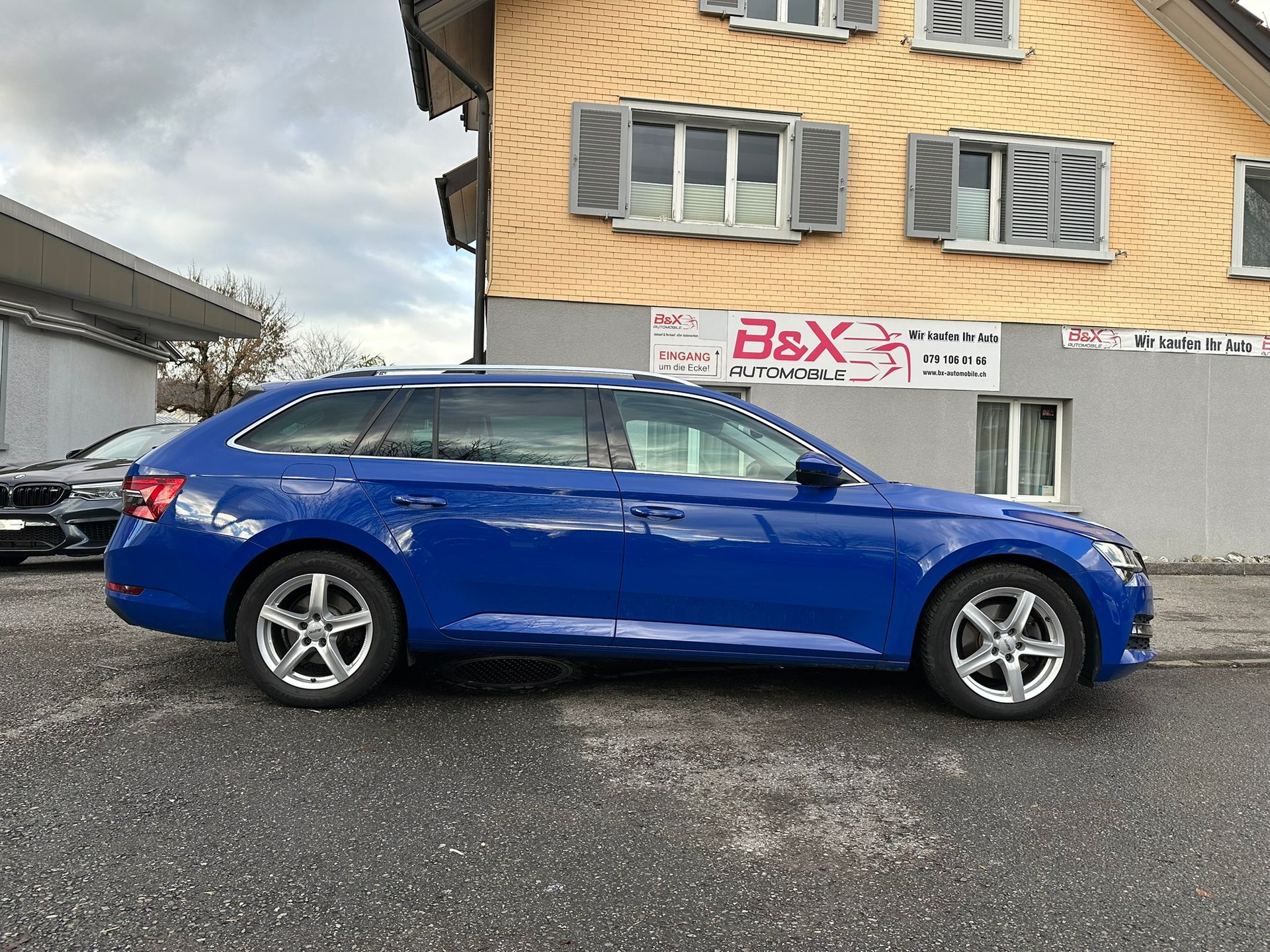 SKODA Superb Combi 2.0 TDi Style 4x4 DSG-image-1