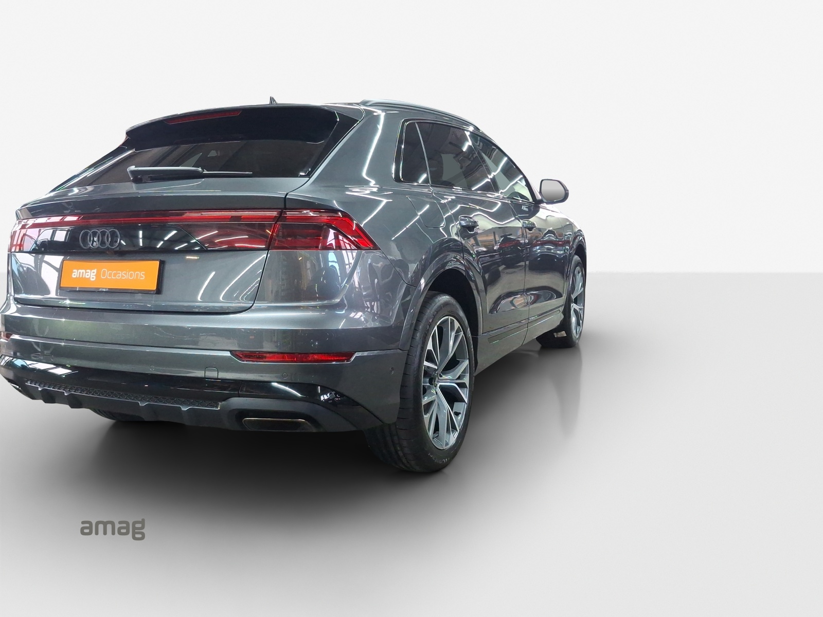 AUDI Q8 55 TFSI e quattro PHEV tiptronic-image-5