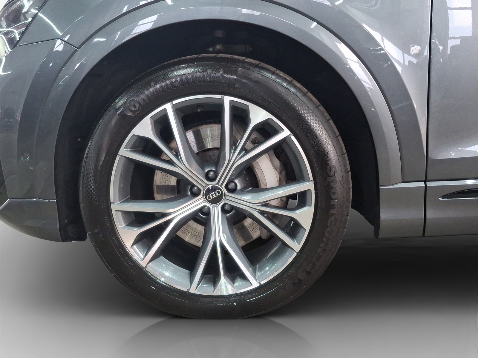 AUDI Q8 55 TFSI e quattro PHEV tiptronic-image-15