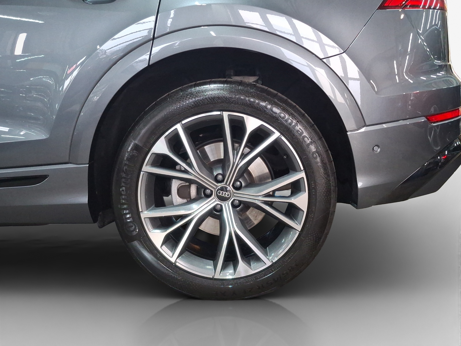 AUDI Q8 55 TFSI e quattro PHEV tiptronic-image-14