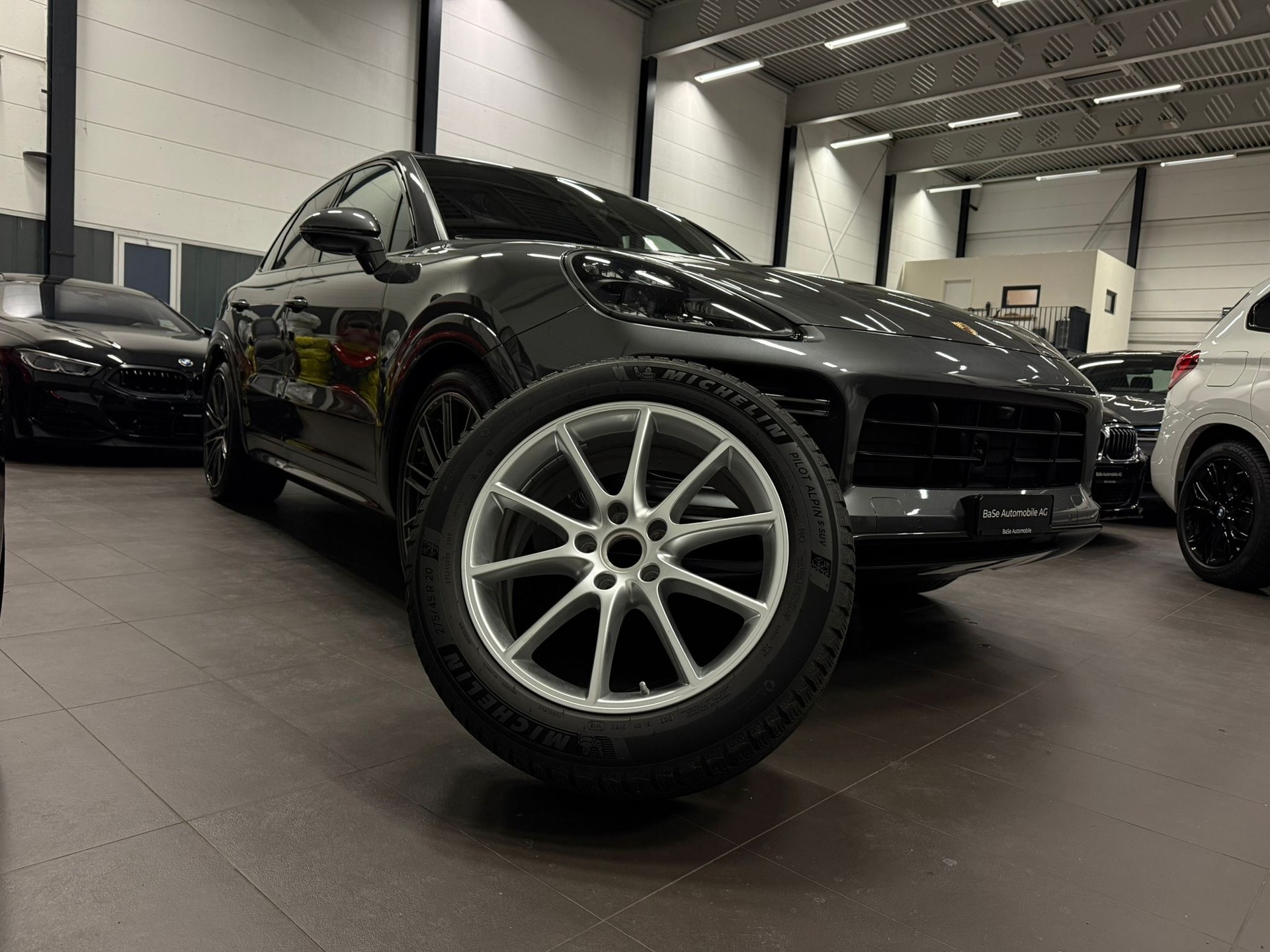 PORSCHE Cayenne Turbo-image-30