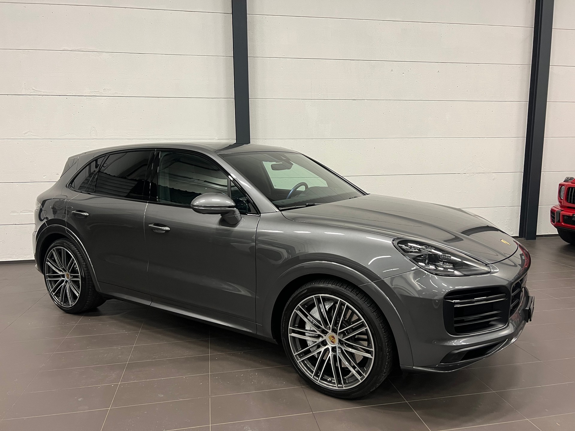 PORSCHE Cayenne Turbo-image-1