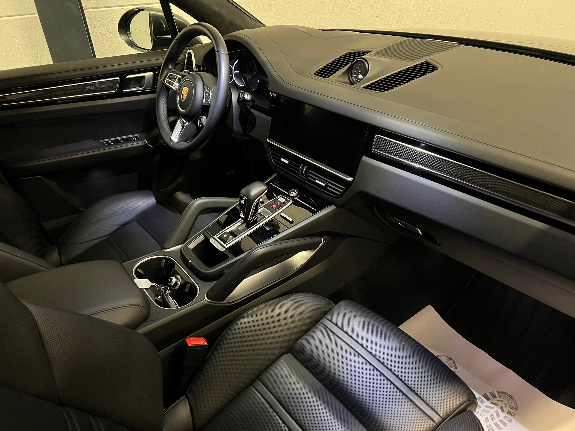 PORSCHE Cayenne Turbo-image-19