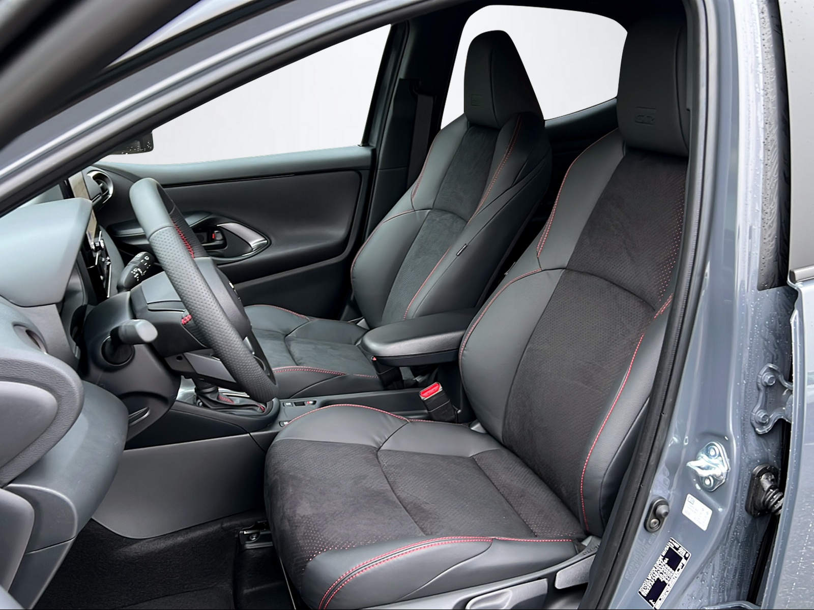 TOYOTA Yaris 1.5 VVT-i HSD GR Sport-image-14