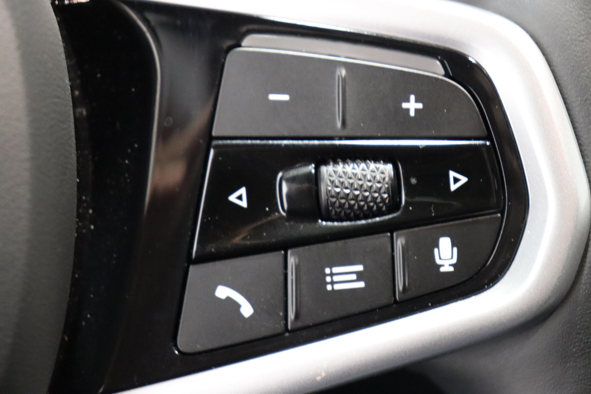 BMW 320d xDrive SAG Touring-image-18