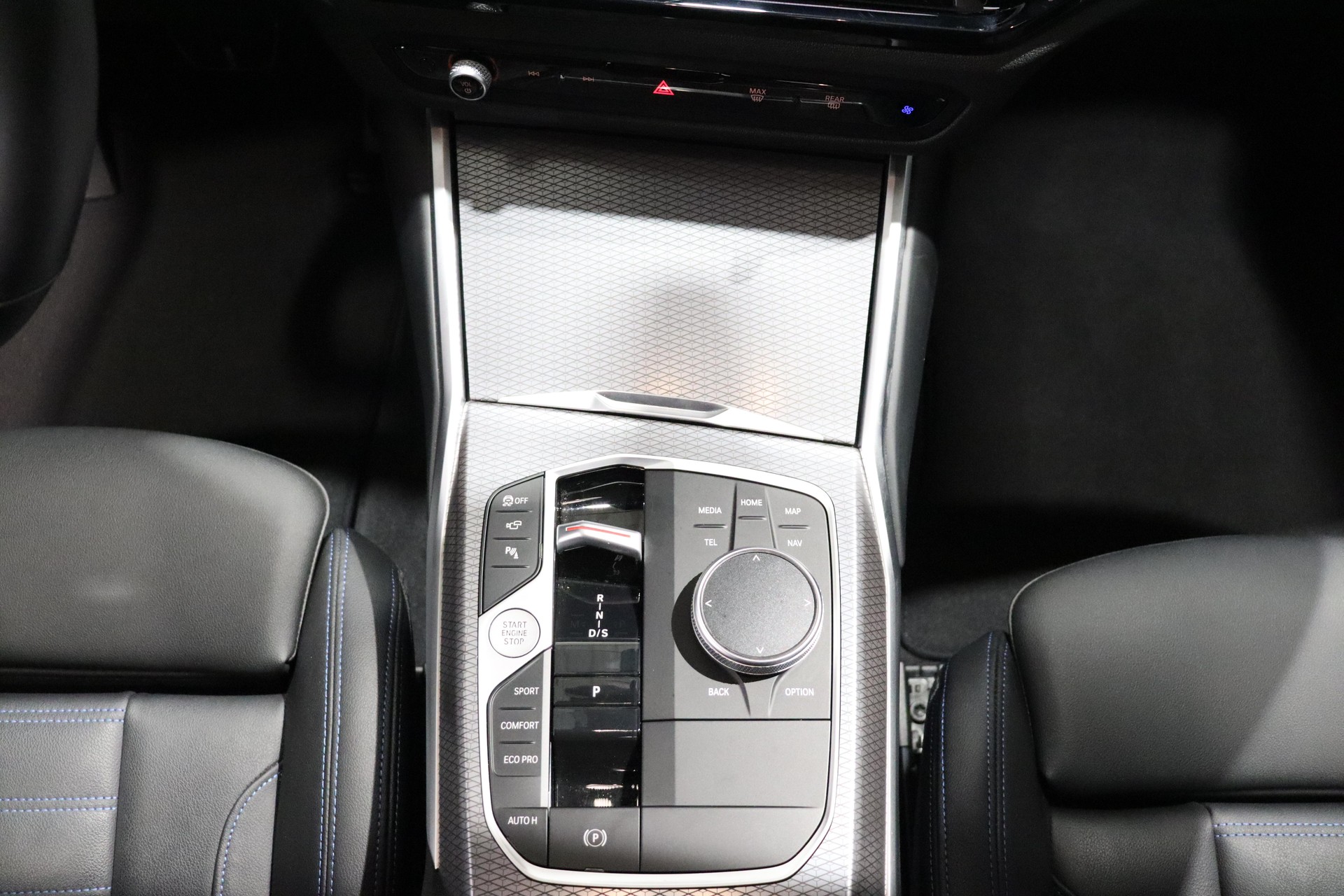 BMW 320d xDrive SAG Touring-image-10