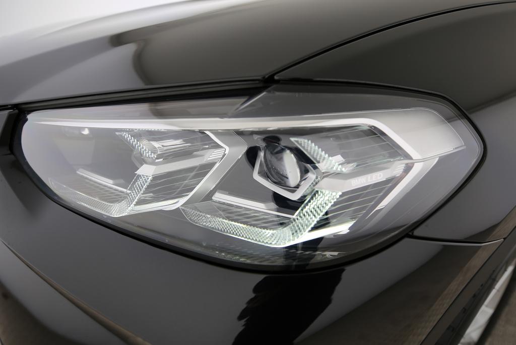 BMW X3 30e xDrive-image-17