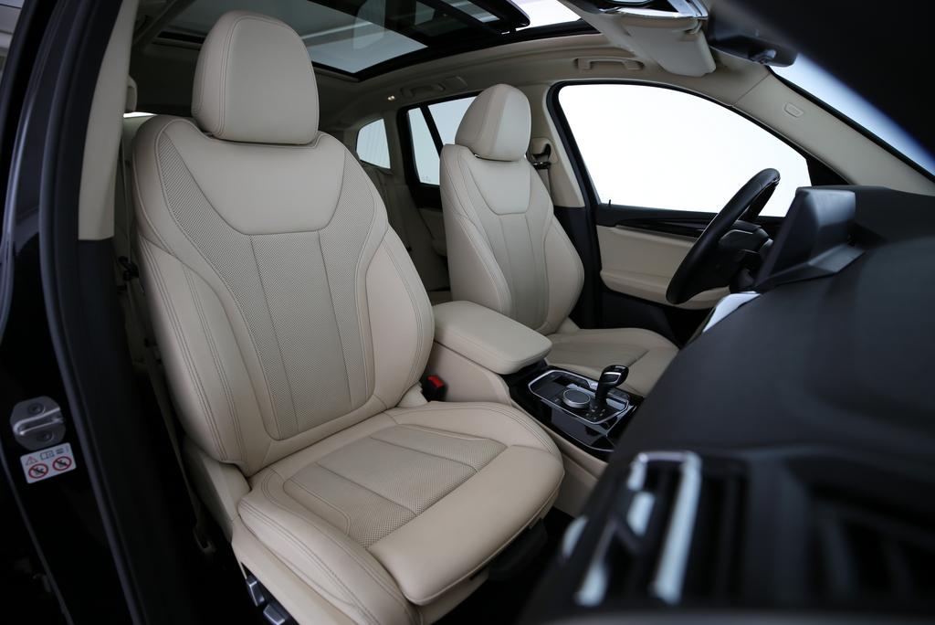 BMW X3 30e xDrive-image-14
