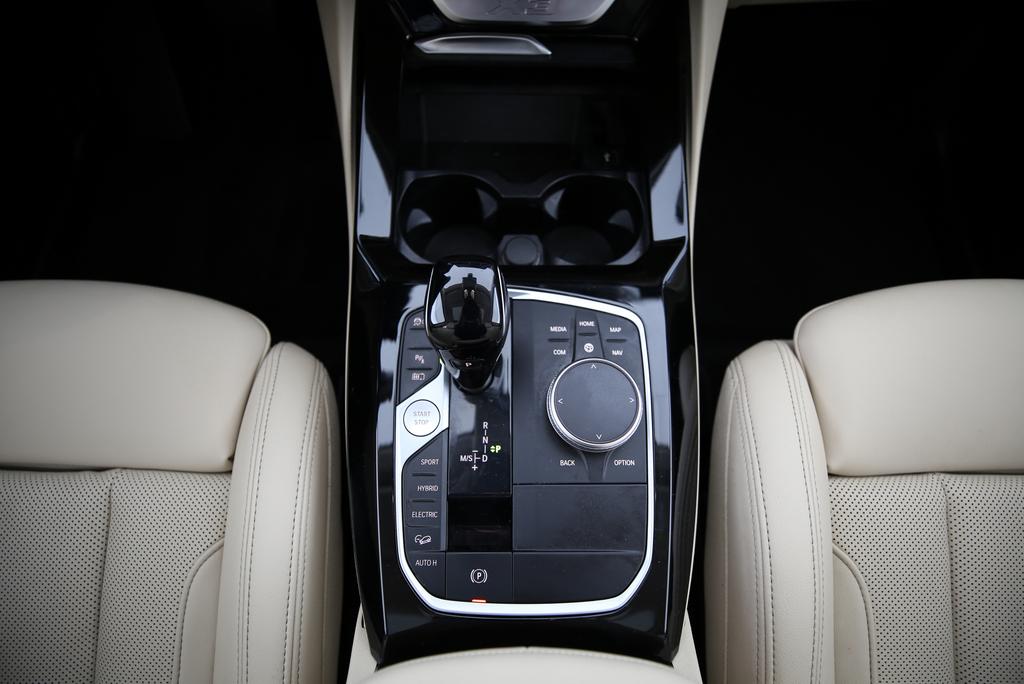 BMW X3 30e xDrive-image-10