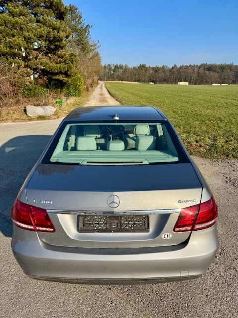 MERCEDES-BENZ E 300 Avantgarde 4Matic 7G-Tronic-image-3