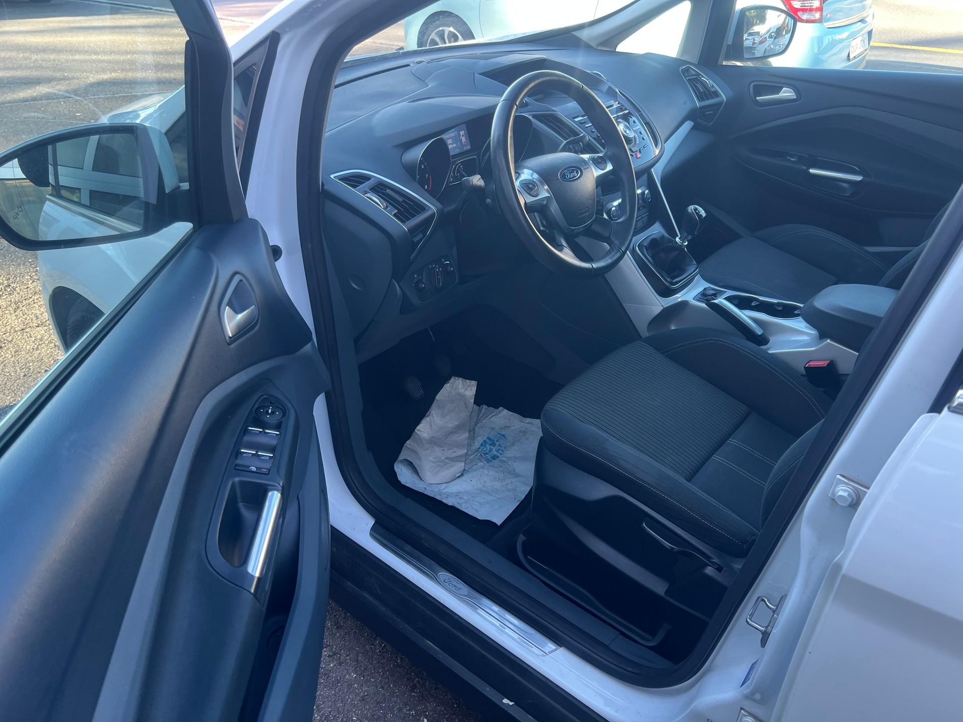 FORD C-Max 1.6 SCTi Titanium-image-5