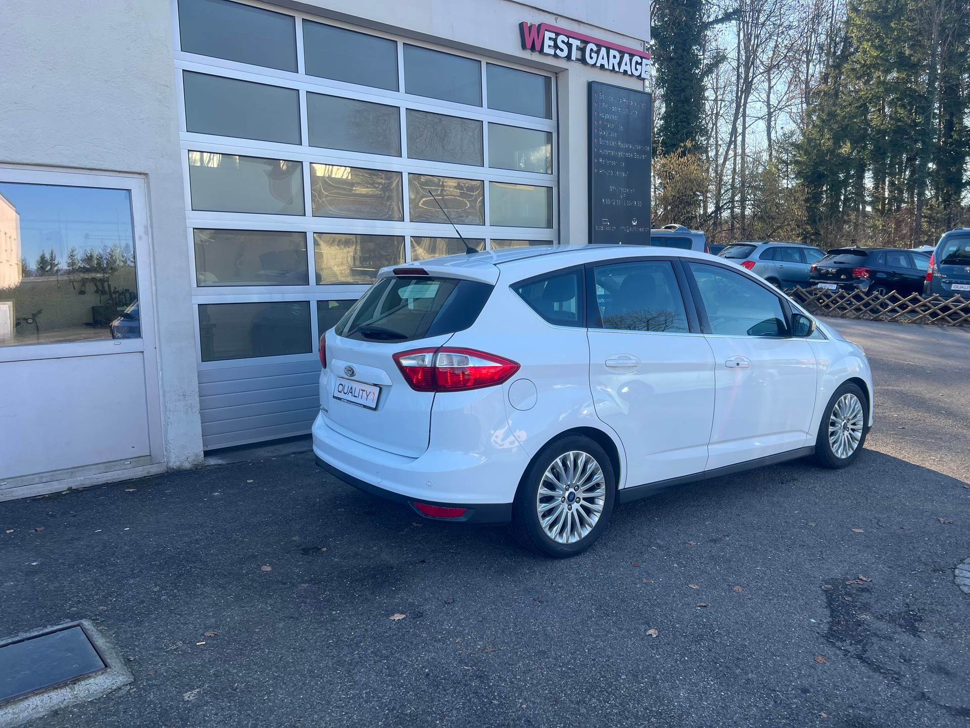 FORD C-Max 1.6 SCTi Titanium-image-1