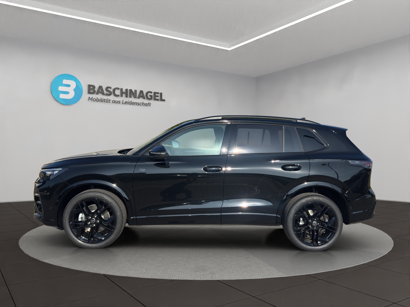 VW Tiguan 2.0 TDI SCR R-Line 4Motion DSG-image-1