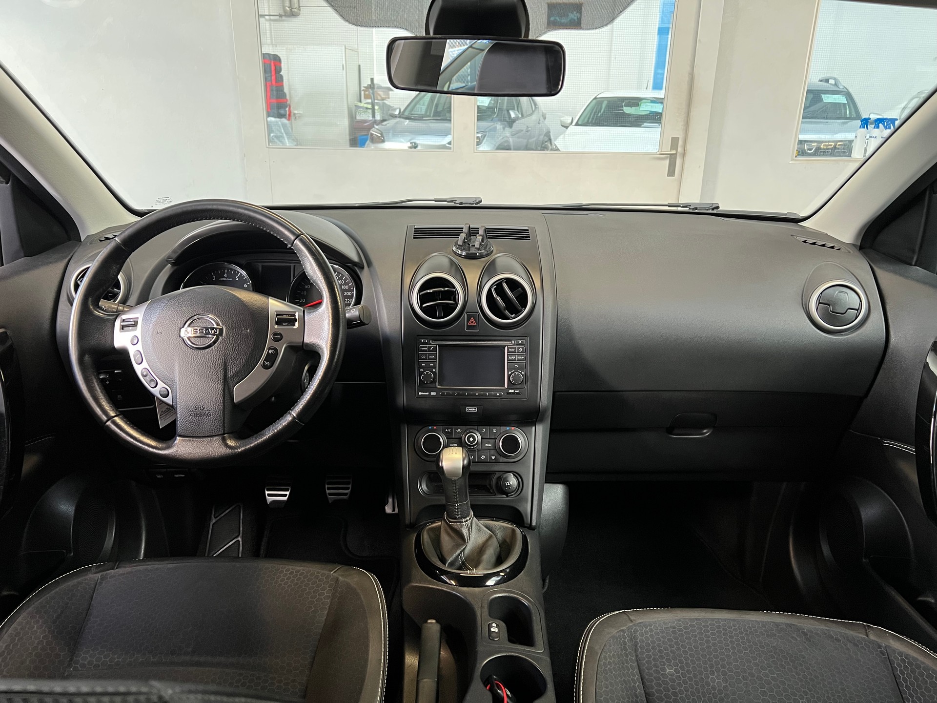 NISSAN Qashqai 1.6 360-image-4