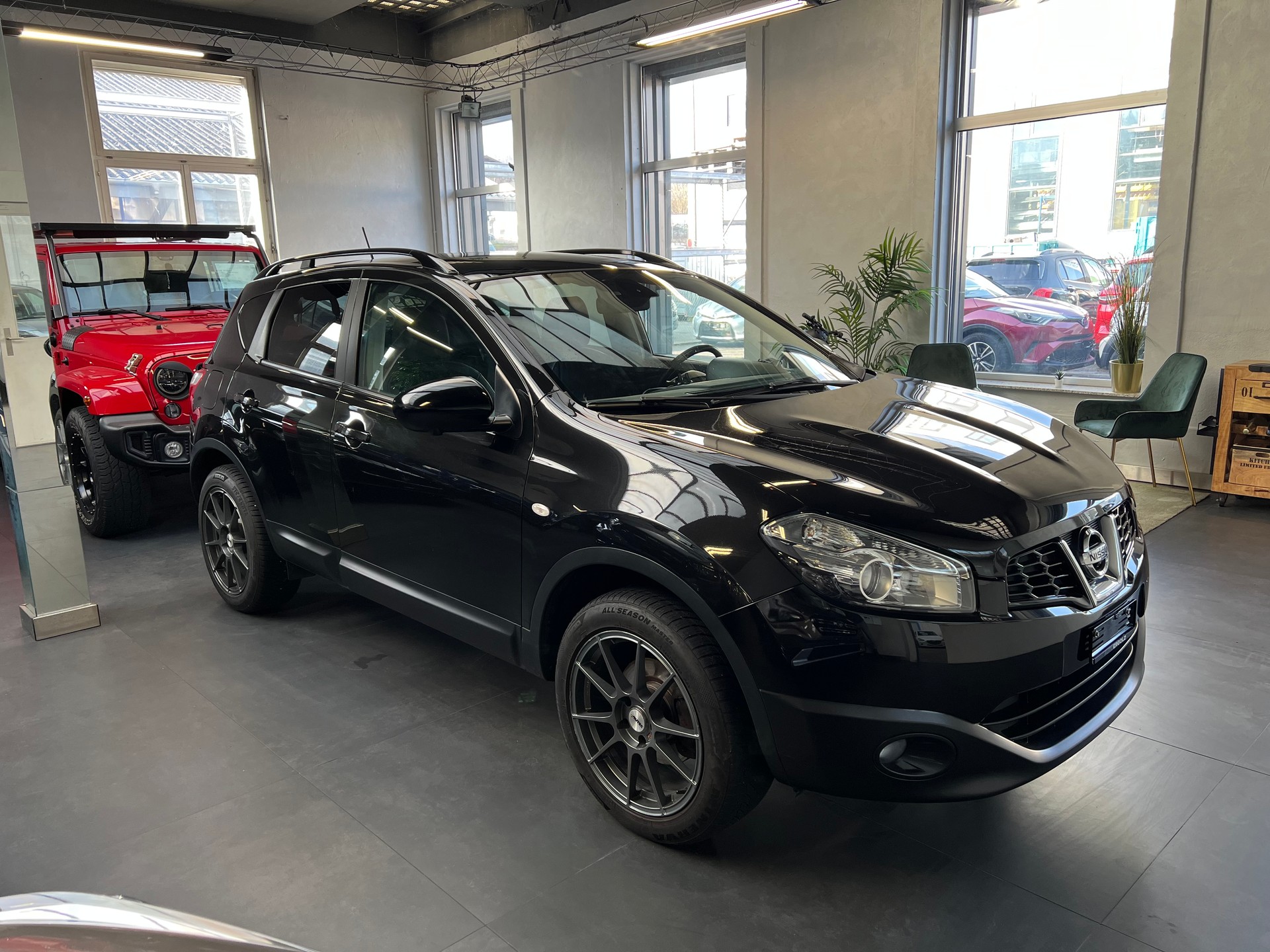 NISSAN Qashqai 1.6 360-image-2
