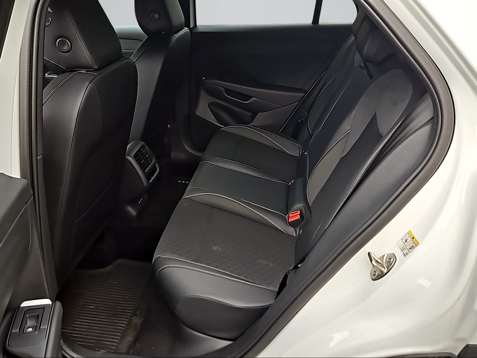 VW T-Roc 1.5 eTSI mHEV R-Line DSG-image-11