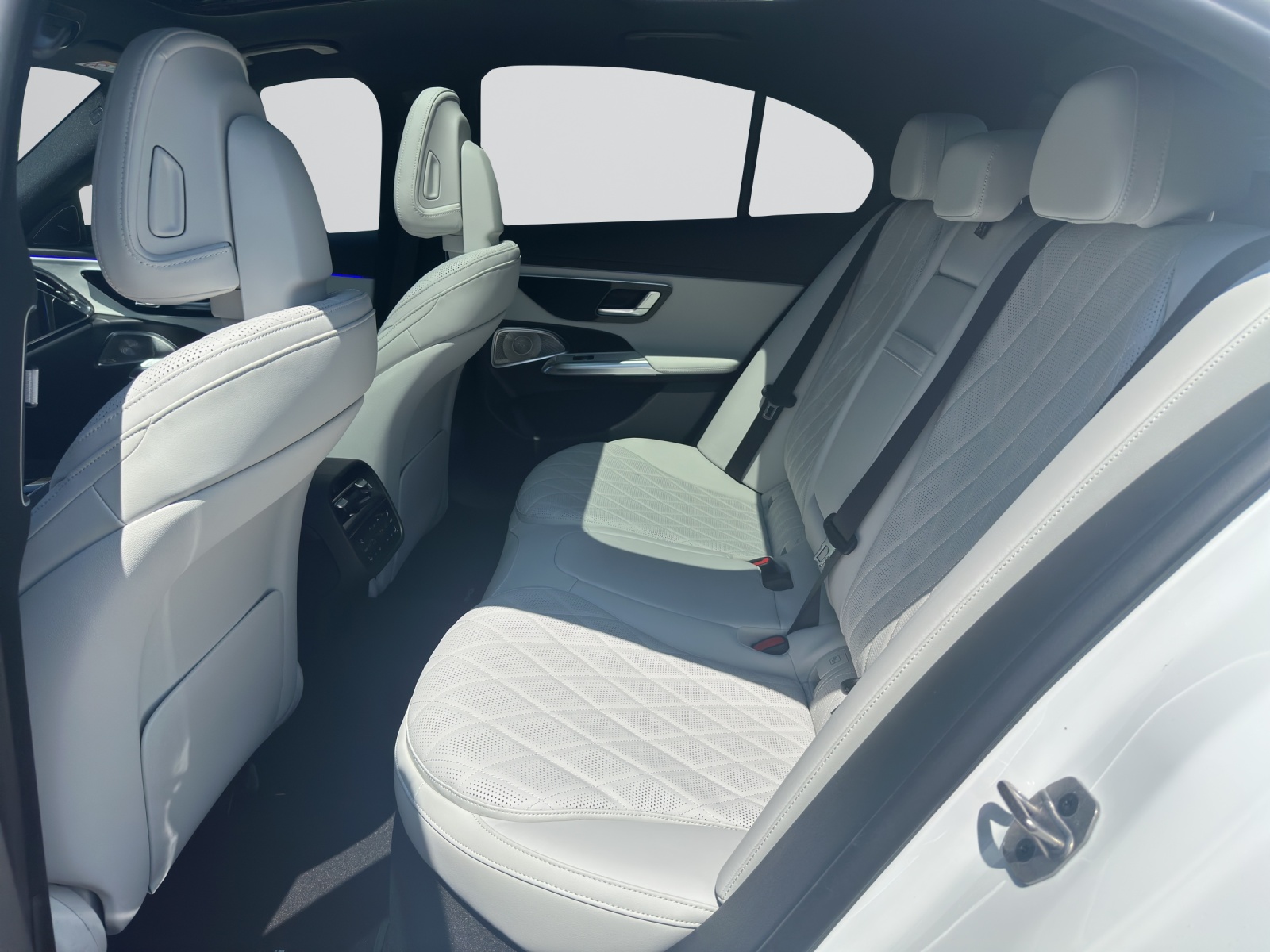 Image MERCEDES-BENZ E-400 E 400 e 4Matic EQ Hybrid 9G-Tronic