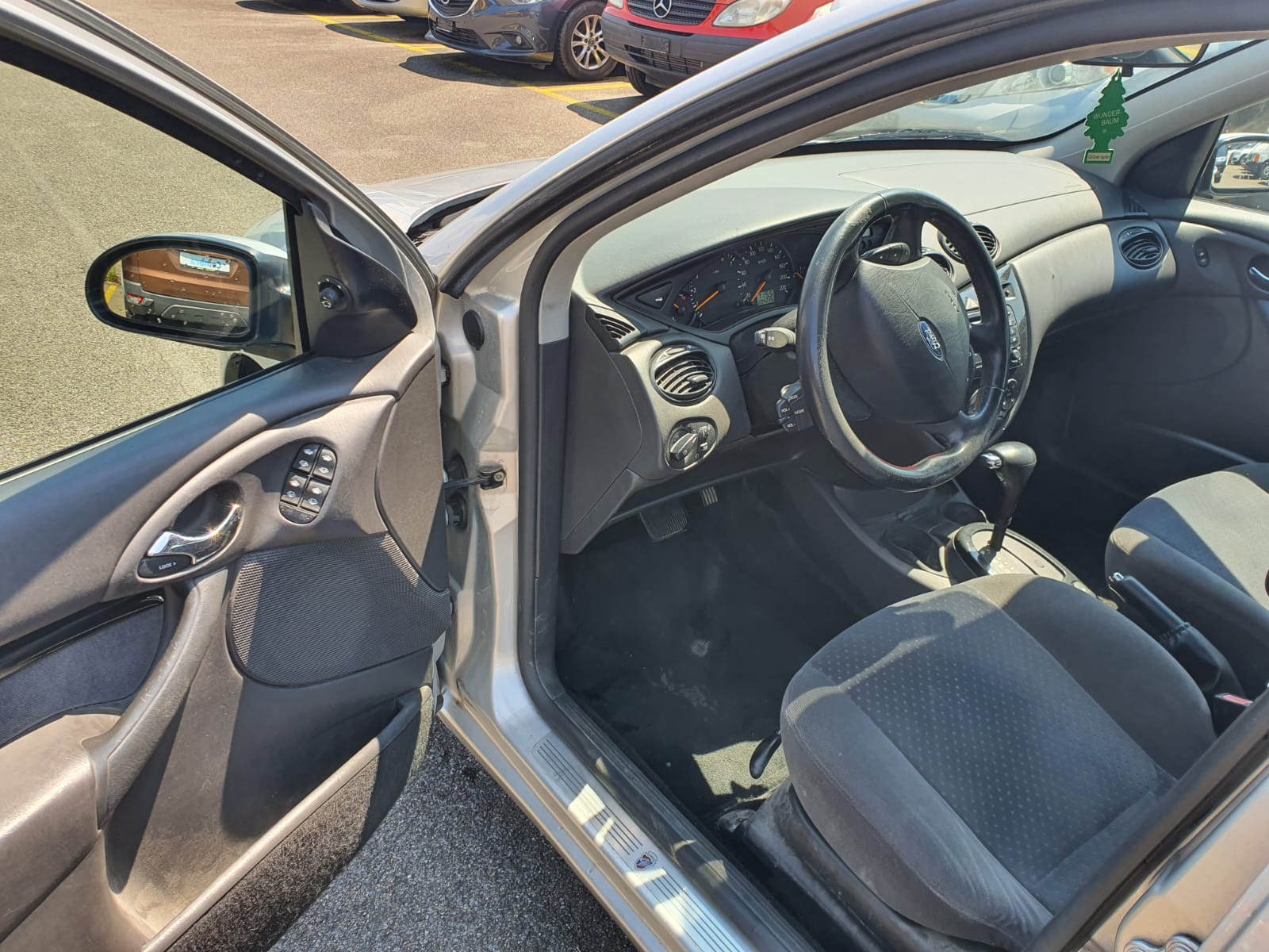 FORD Focus 2.0i 16V Carving-image-9