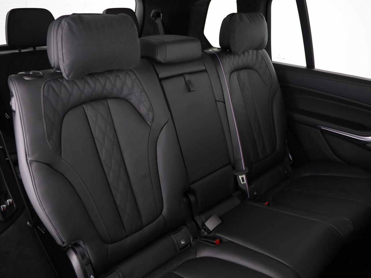 BMW X7 40d xDrive-image-24