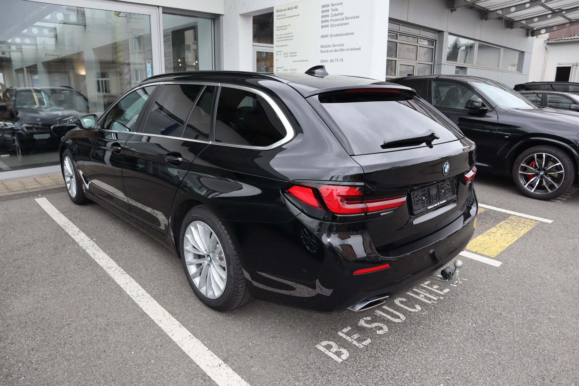 BMW 530d xDrive 48V Touring Steptronic 4x4 mit AHK-image-1