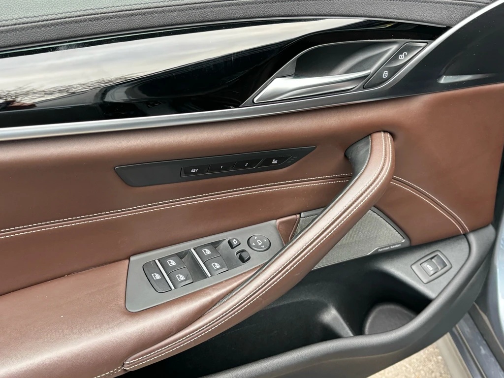BMW M550d xDrive Touring Steptronic-image-15