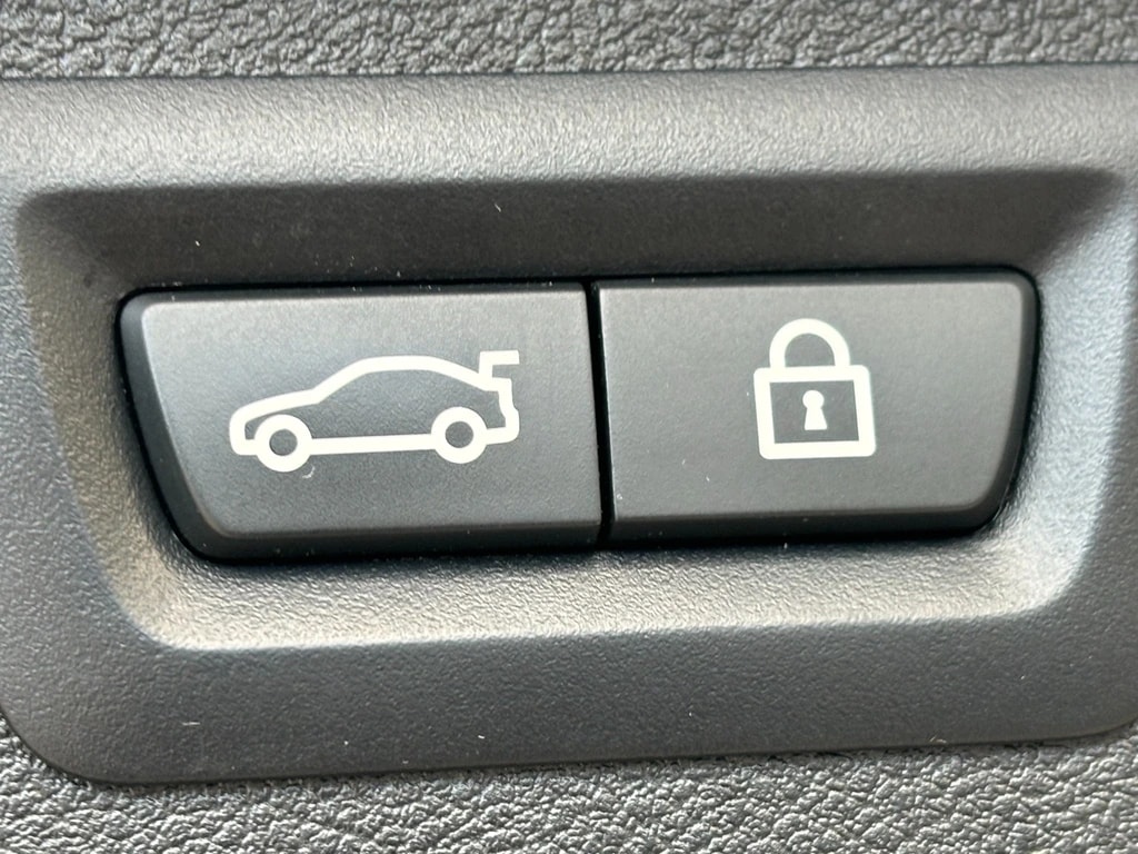 BMW M550d xDrive Touring Steptronic-image-19