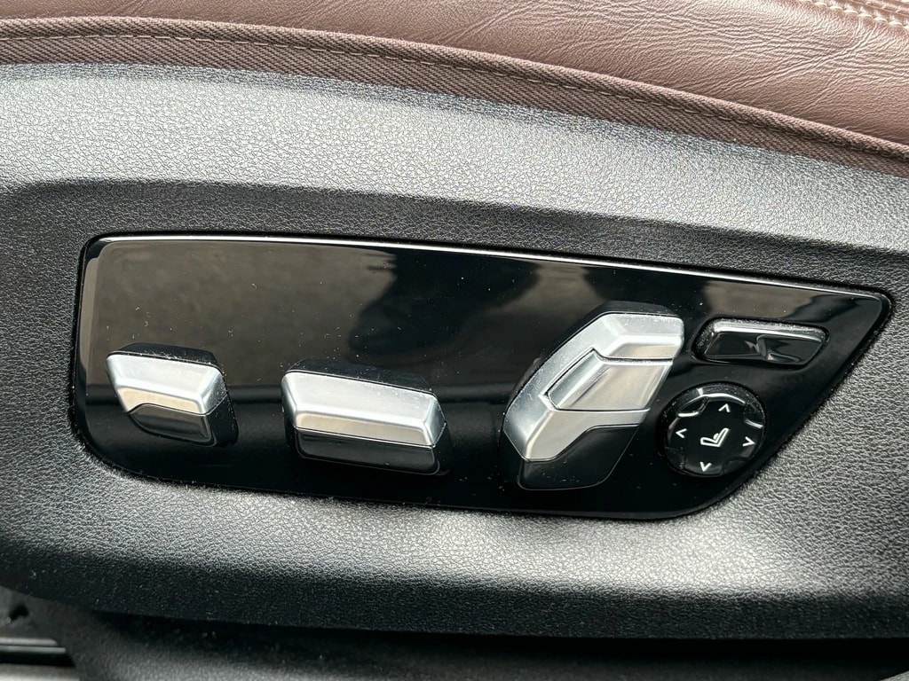 BMW M550d xDrive Touring Steptronic-image-16