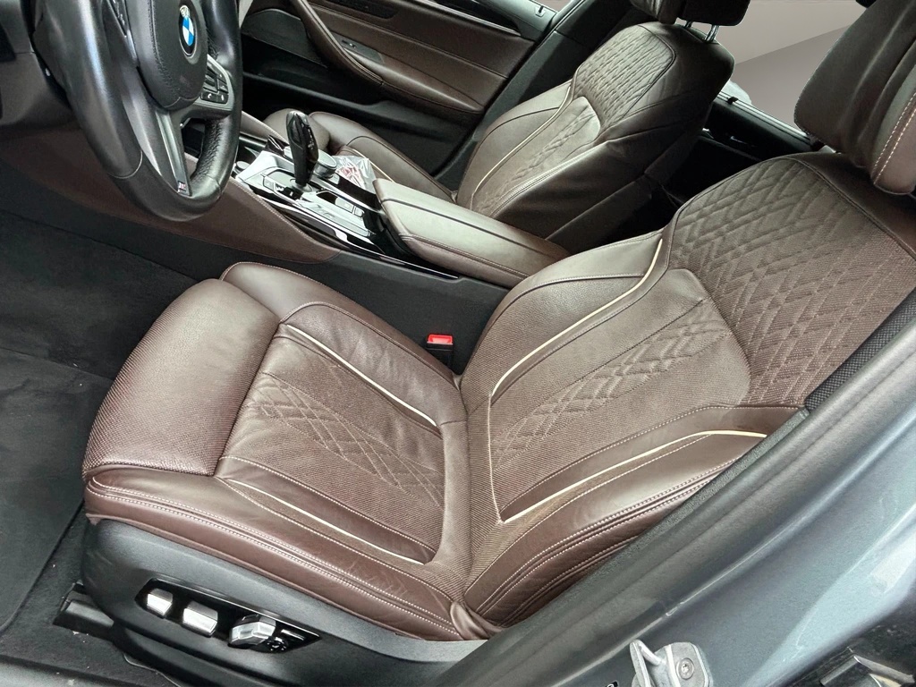 BMW M550d xDrive Touring Steptronic-image-13