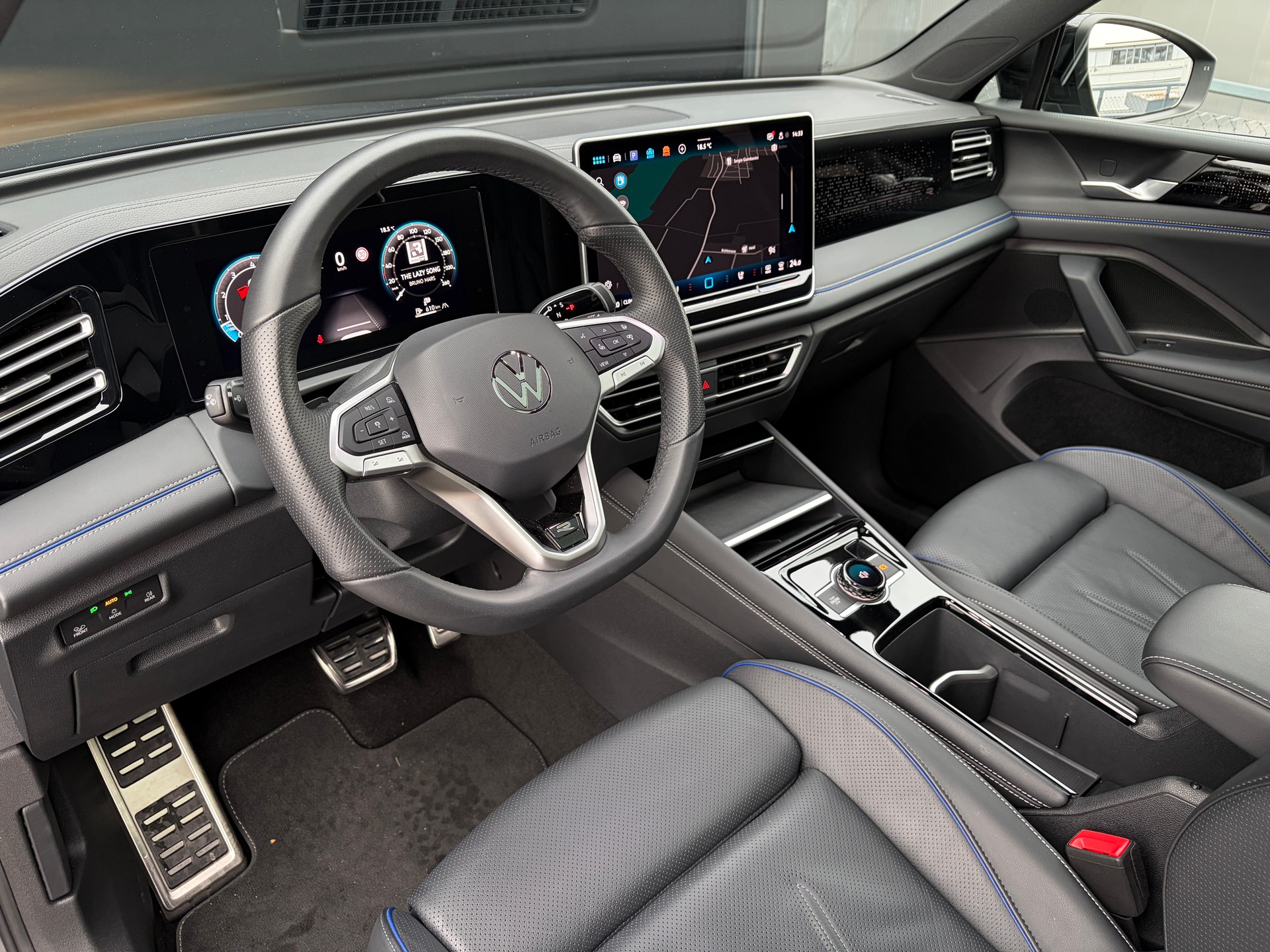 VW Tiguan 2.0 TDI SCR R-Line 4Motion DSG-image-12