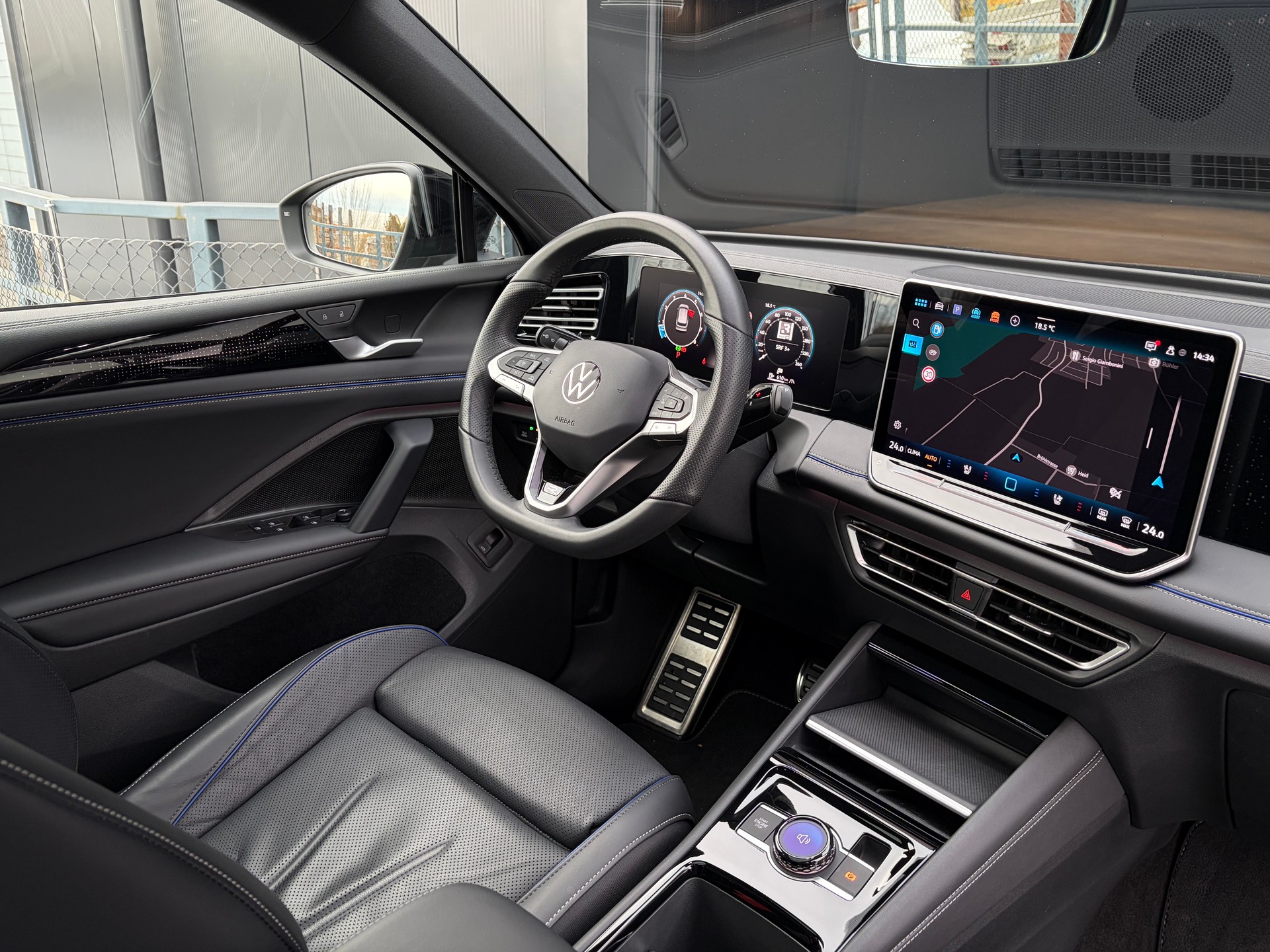 VW Tiguan 2.0 TDI SCR R-Line 4Motion DSG-image-13