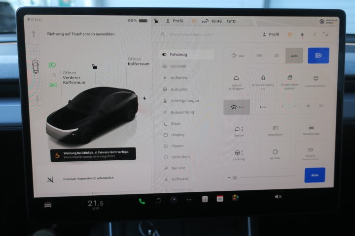 TESLA Model Y Long Range Premium AWD-image-12