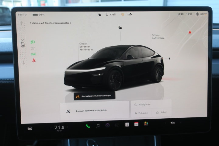 TESLA Model Y Long Range Premium AWD-image-11