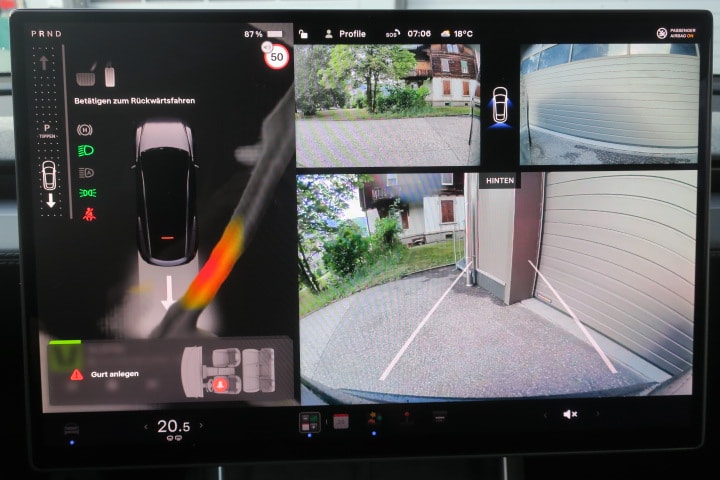 TESLA Model Y Long Range Premium AWD-image-10