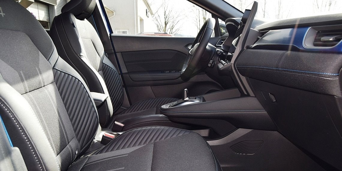 RENAULT Captur 1.8 E-Tech 160 Esprit Alpine DHT mit Winter Pack-image-4