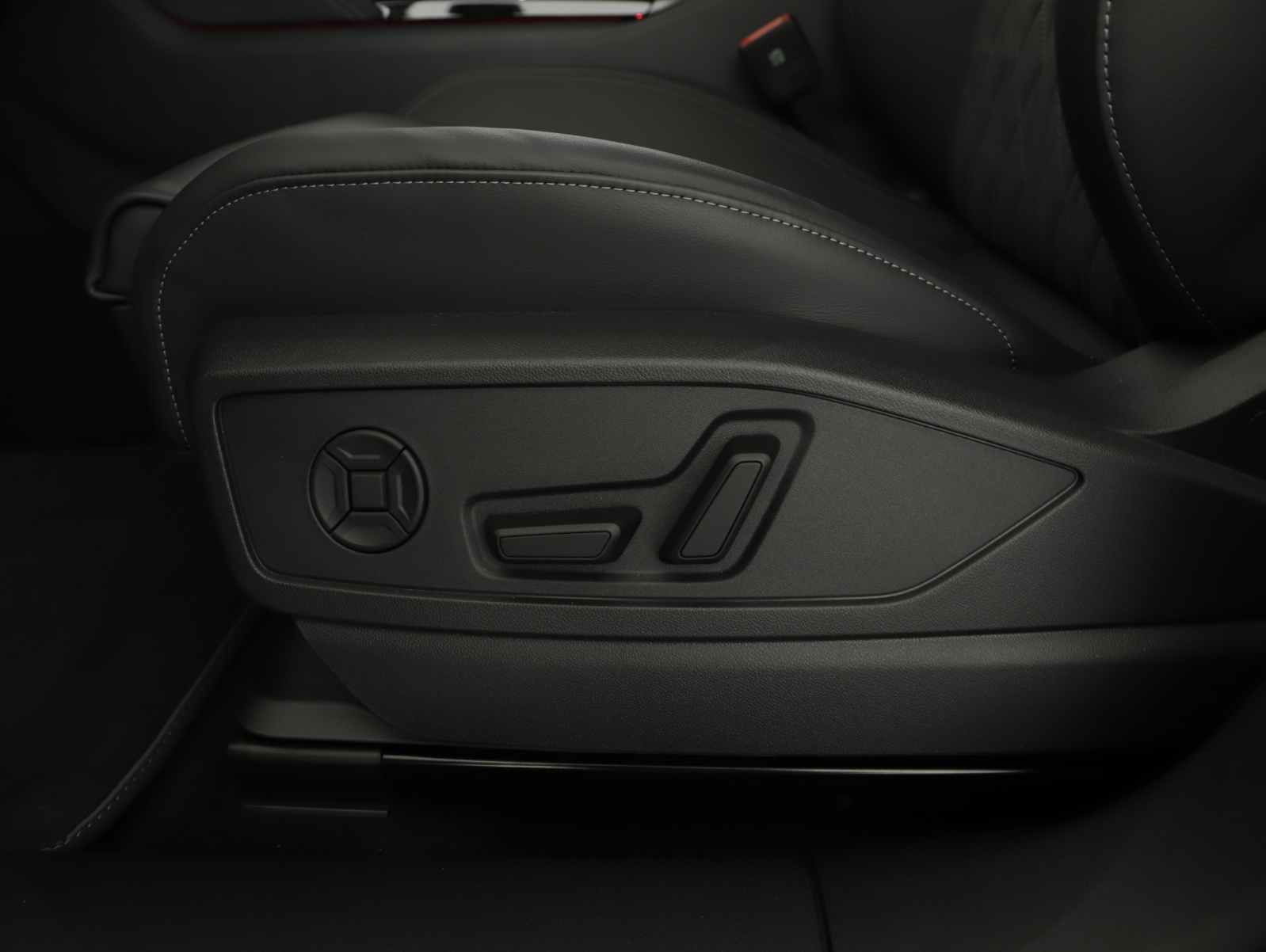 AUDI Q5 TDI quattro 150 kW S-tronic-image-12