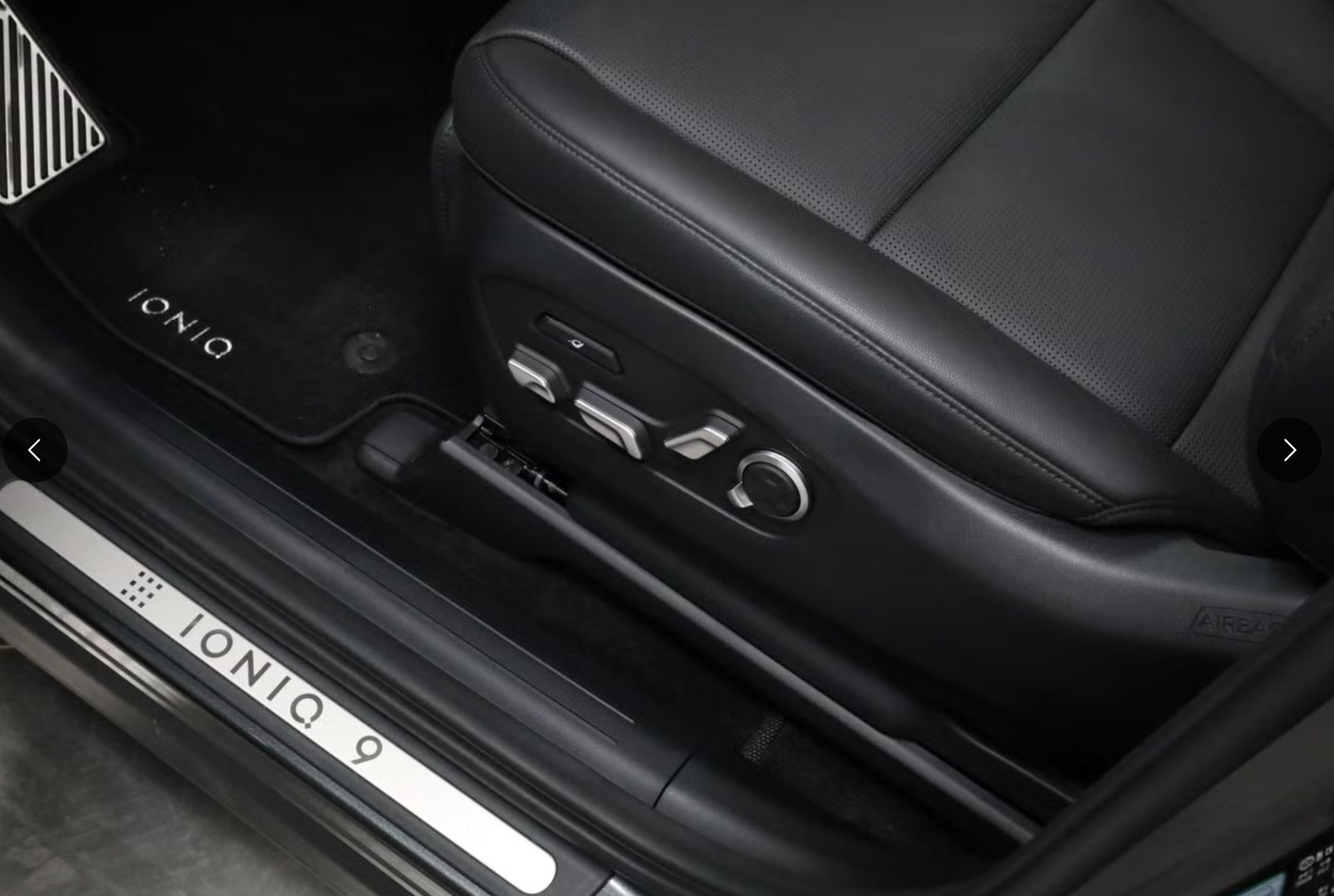 HYUNDAI Ioniq 9 110kWh Amplia 4WD-image-3